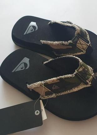 Шльопанці, quiksilver