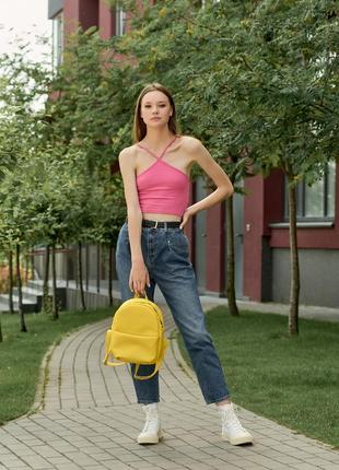 Яскравий всмісткий жіночий жовтий рюкзак для прогулянки6 фото