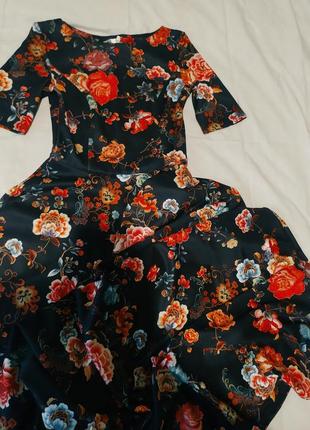 Роскошное цветастое платье2 фото
