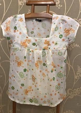Дуже гарна і стильна брендовий блузка в квіточках..100% коттон 19.