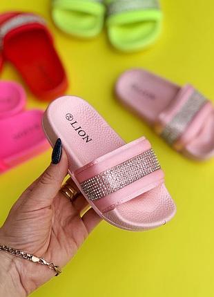 Шльопки дитячі на дівчаток