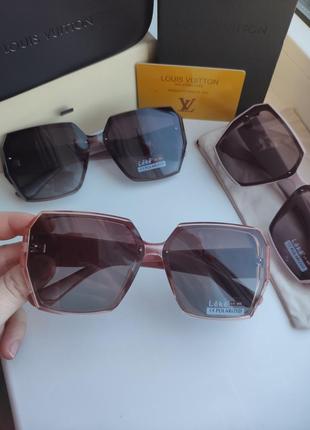 Красивые солнцезащитные женские очки  с поляризацией окуляри чорні6 фото