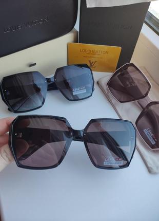 Красивые солнцезащитные женские очки  с поляризацией окуляри чорні5 фото
