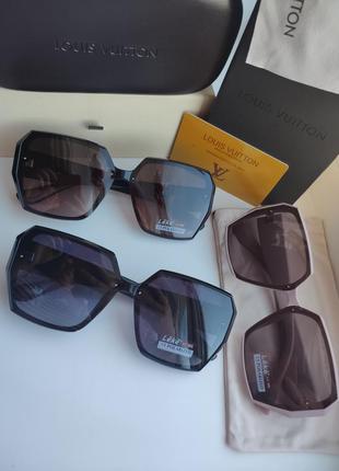 Красивые солнцезащитные женские очки  с поляризацией окуляри чорні8 фото