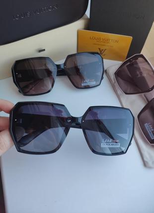 Красивые солнцезащитные женские очки  с поляризацией окуляри чорні9 фото