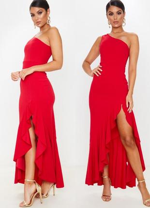 Эффектное платье макси с оборкой по подолу