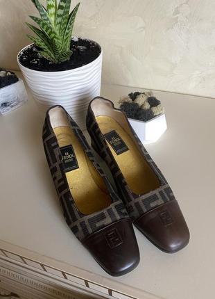 Винтажные кожаные туфли лоферы босоножки от fendi фенди2 фото