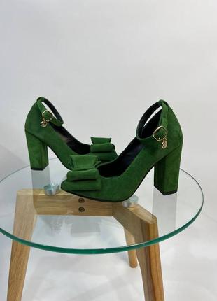 Ексклюзивні туфлі з натуральної італійської замші зелені з бантиком4 фото