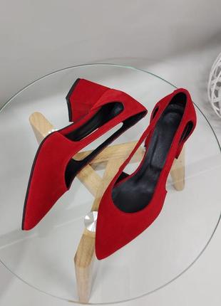 Эксклюзивные туфли из натуральной итальянской замши красные2 фото