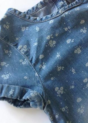 Стильное джинсовое платье в цветочек р.1045 фото