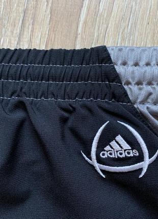 Чоловічі спортивні шорти з нашивкою adidas7 фото