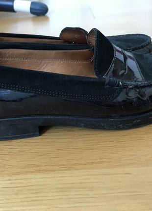 Шикарні туфлі d.lepori (італія) чорні замшеві з лаковими шкіряними вставками  39р.