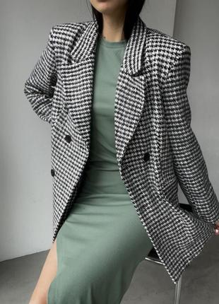 Нове укорочене пальто-жакет