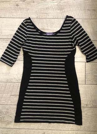 Стильна коротка сукня