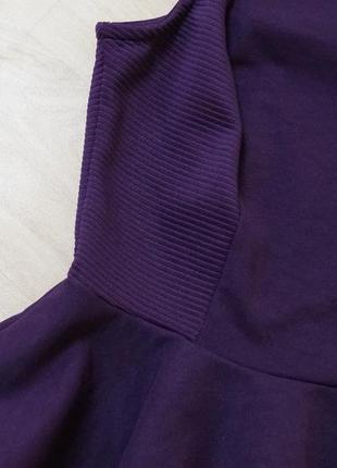 Неопреновая плотная блузка с баской без рукавов фактурные вставки3 фото