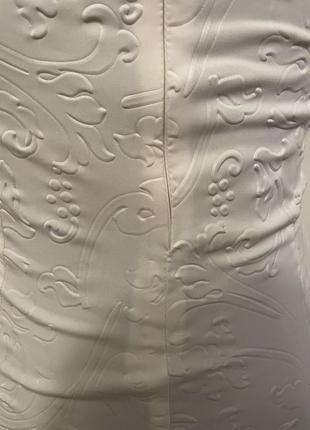 Сукня біле з фактурного трикотажу4 фото