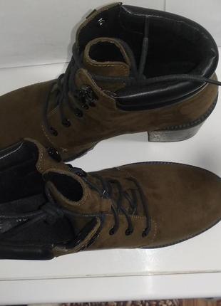 Оливкові кольори хакі демісезонні черевики на шнурівці ботильйони на підборах new look5 фото