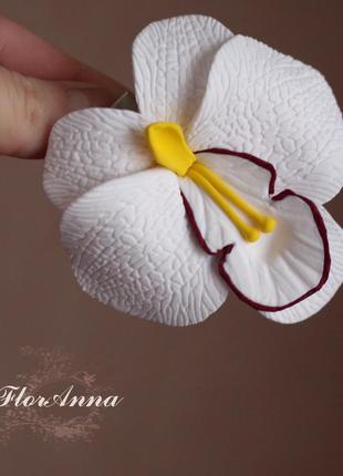 Заколка квітка "біла орхідея"1 фото