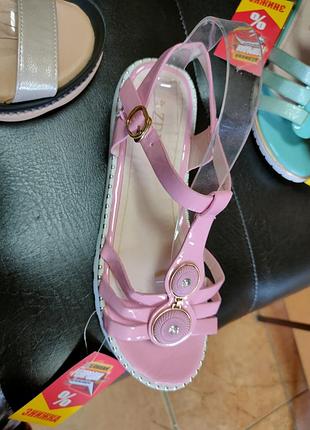 Босоніжки жіночі стильні