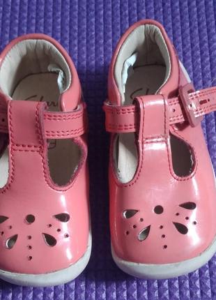 Босонoжки для девочки