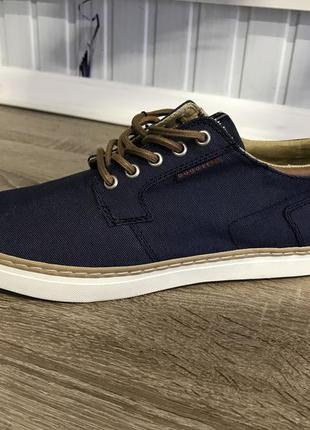 Чоловіче взуття bugatti