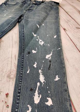 Мужские джинсы синие в пятнах краски разрисованные wesc