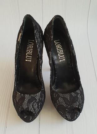 Кружевные черные туфли loriblu