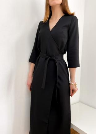 Чорна сукня - міді із костюмної тканини