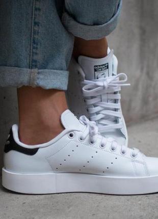 Белые натуральные кожаные кроссовки кеды на высокой подошве платформе adidas stan smith