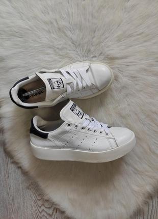 Белые натуральные кожаные кроссовки кеды на высокой подошве платформе adidas stan smith2 фото