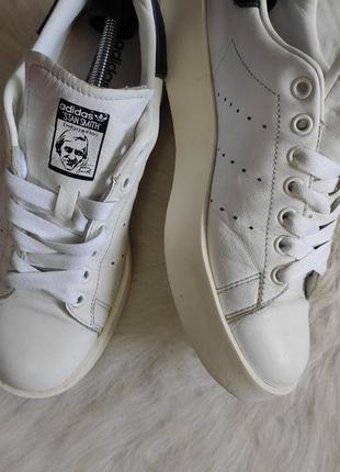 Белые натуральные кожаные кроссовки кеды на высокой подошве платформе adidas stan smith6 фото