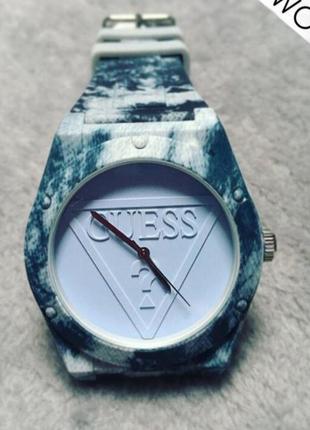 Часы guess