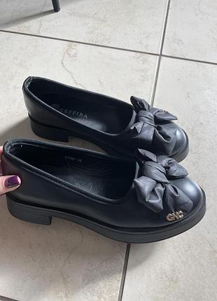 Туфли лоферы черные с бантиком балетки подошва долл