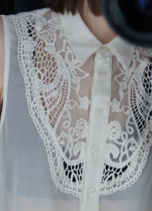 Шифоновая блузка на пуговицах с кружевной вставкой4 фото