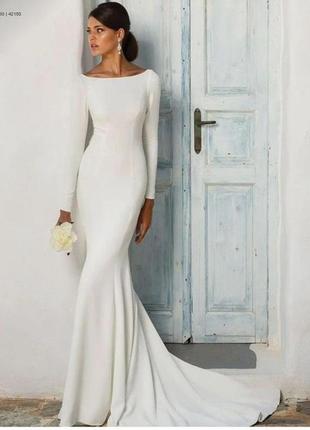 Белое платье со шлейфом