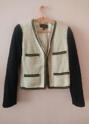 Актуальний жакет-піджак.