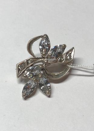 Серебряная брошка