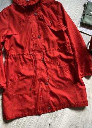 Красная куртка ветровка asos