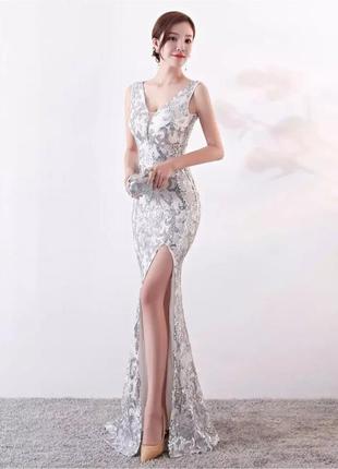 Длинное вечернее платье в пол. белое с серебряными паетками блестящее