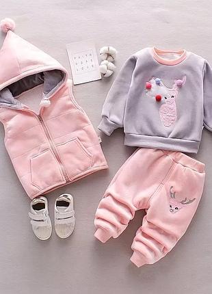 Тёплый и приятный к телу костюм тройка с принтом оленёнка