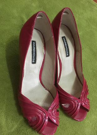 Шикарные босоножки warehouse