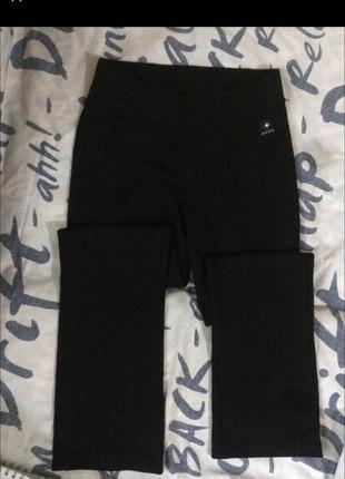 Широкие спортивные штаны