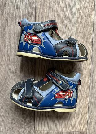 Детские кожаные босоножки