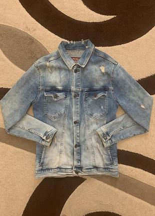 Джинсова куртка