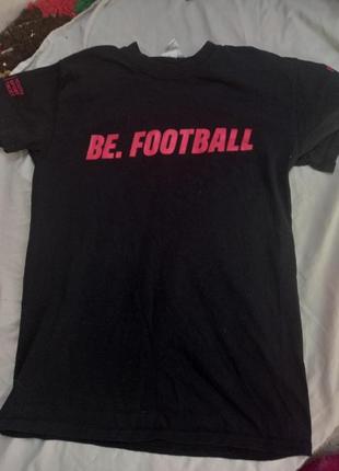 Футболка з оригінальним принтом