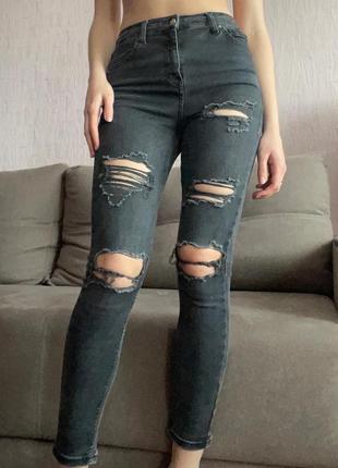 Скинни джинсы рваные чёрные обтягивающие2 фото