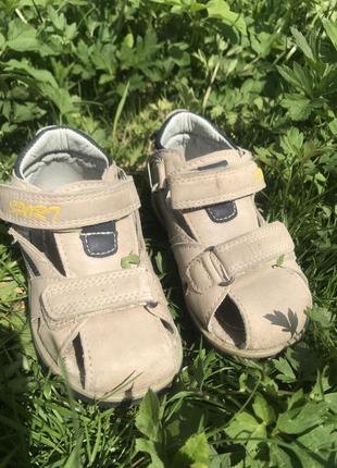 Босонiжки з супiнатором