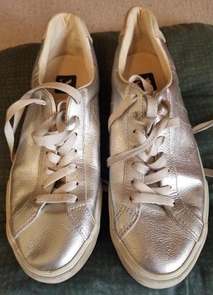 Снікерси veja original.