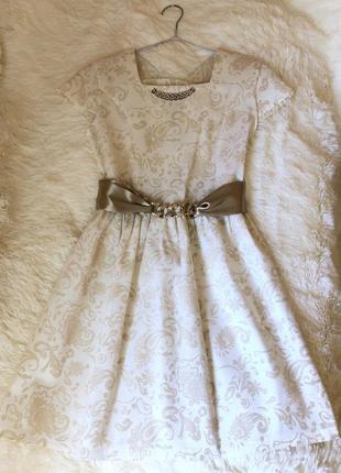 Сукня для дівчинки