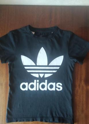 Класическая хлопковая детская футболка бренда adidas uk 6-7 eur 116-1224 фото